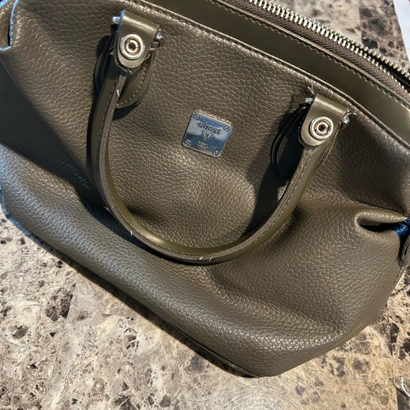 Guess Purse - Picture 3 of 8